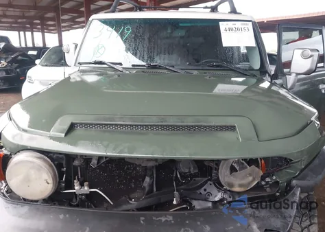 2014 Toyota Fj Cruiser z USA, uszkodzony, nr VIN JTEBU4BF9EK197893